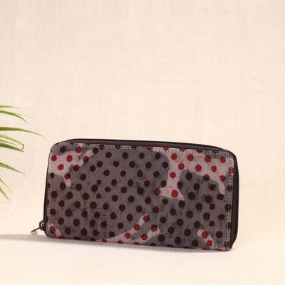 printed clutch wallet