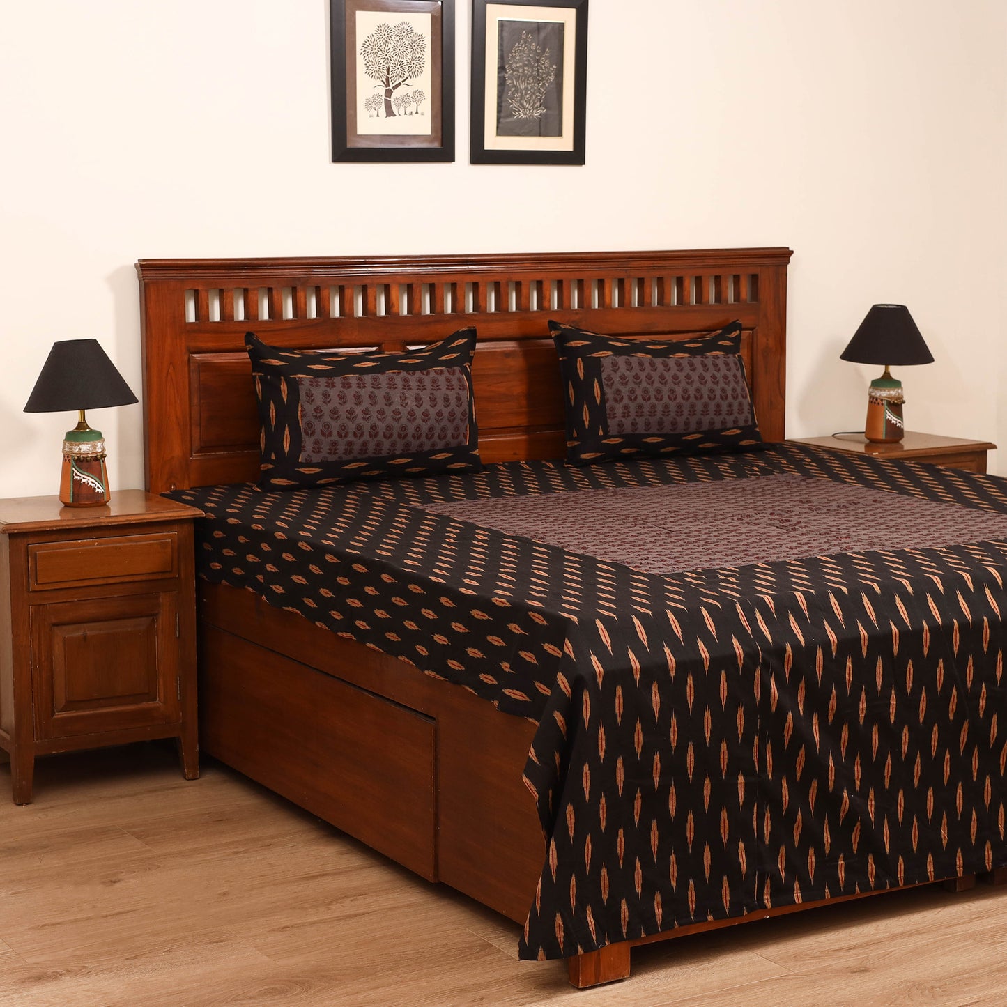 Pochampally Ikat with Bagh Patch Cotton Double Bedsheet Set (108 x 90 in) 01