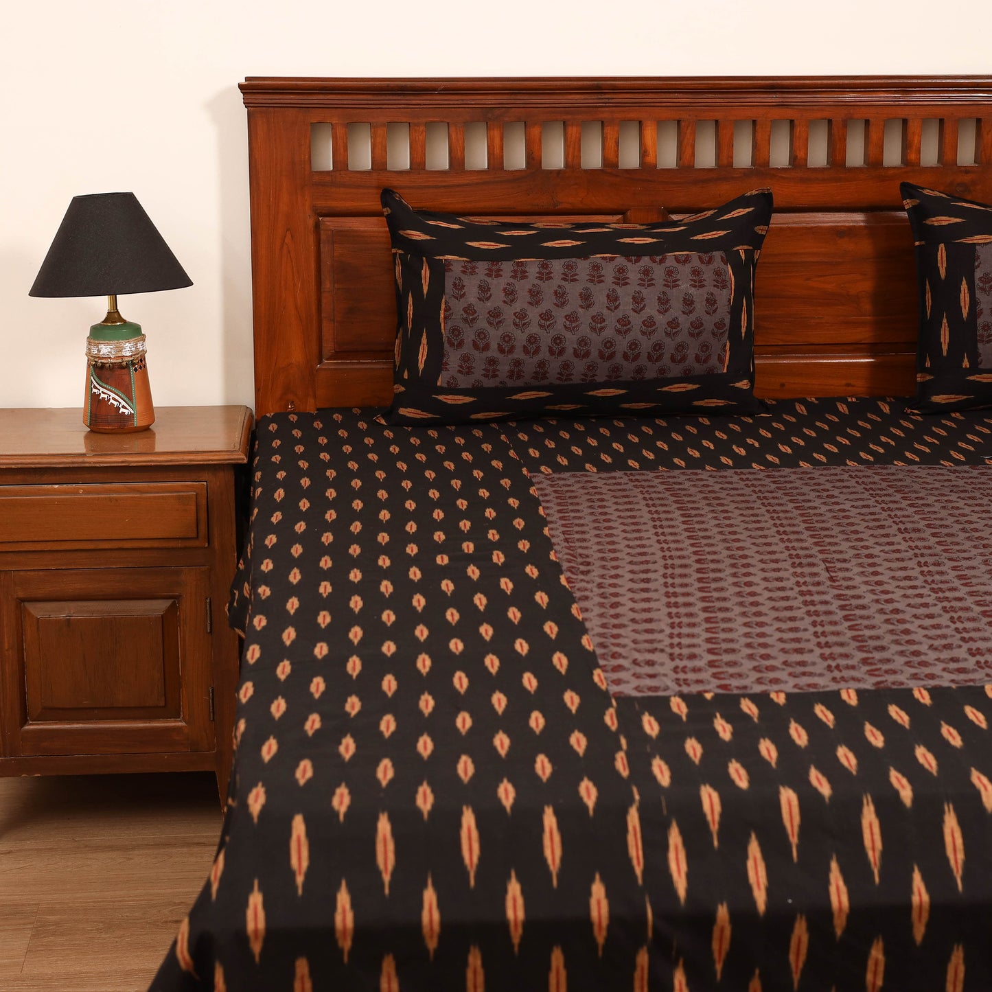 Pochampally Ikat with Bagh Patch Cotton Double Bedsheet Set (108 x 90 in) 01