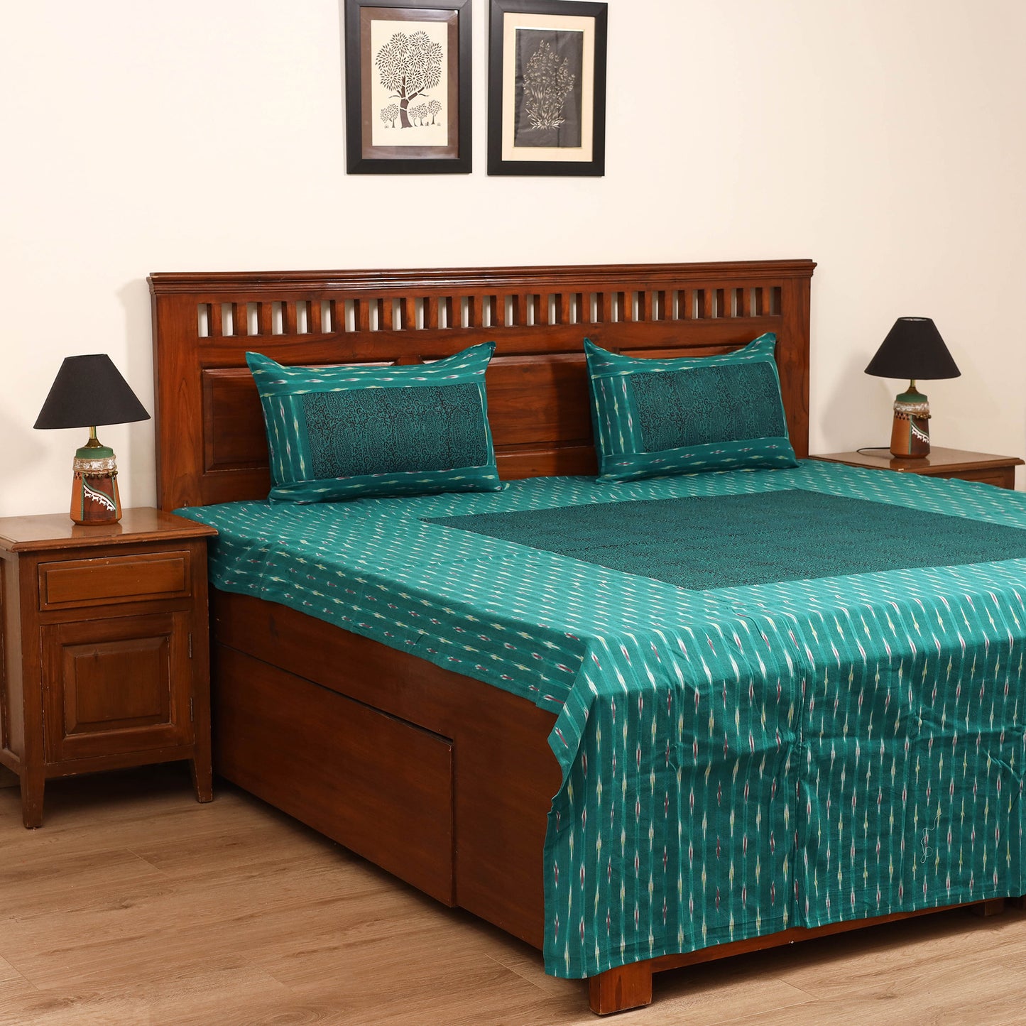 Pochampally Ikat with Bagh Patch Cotton Double Bedsheet Set (108 x 90 in) 02