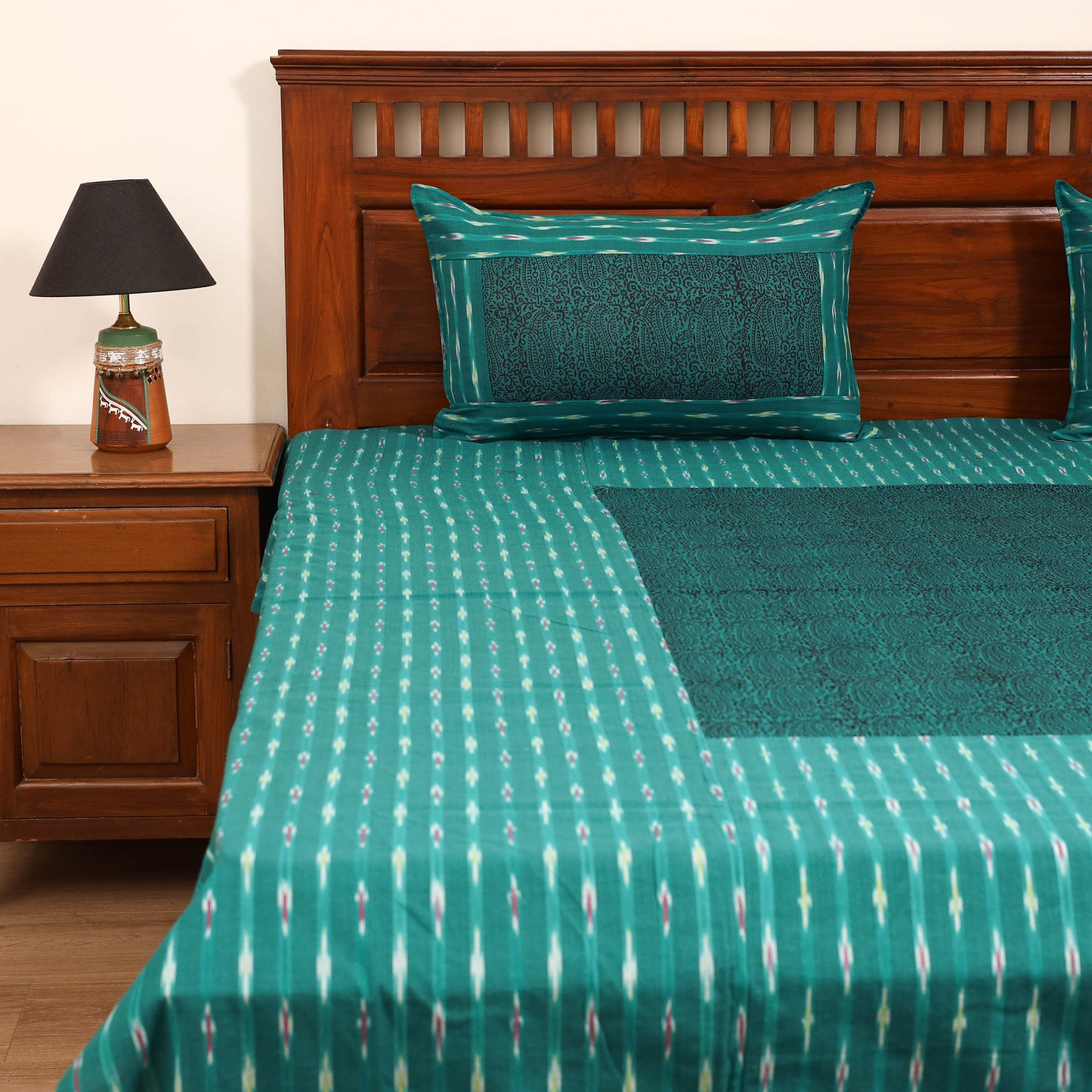 Pochampally Ikat with Bagh Patch Cotton Double Bedsheet Set (108 x 90 in) 02