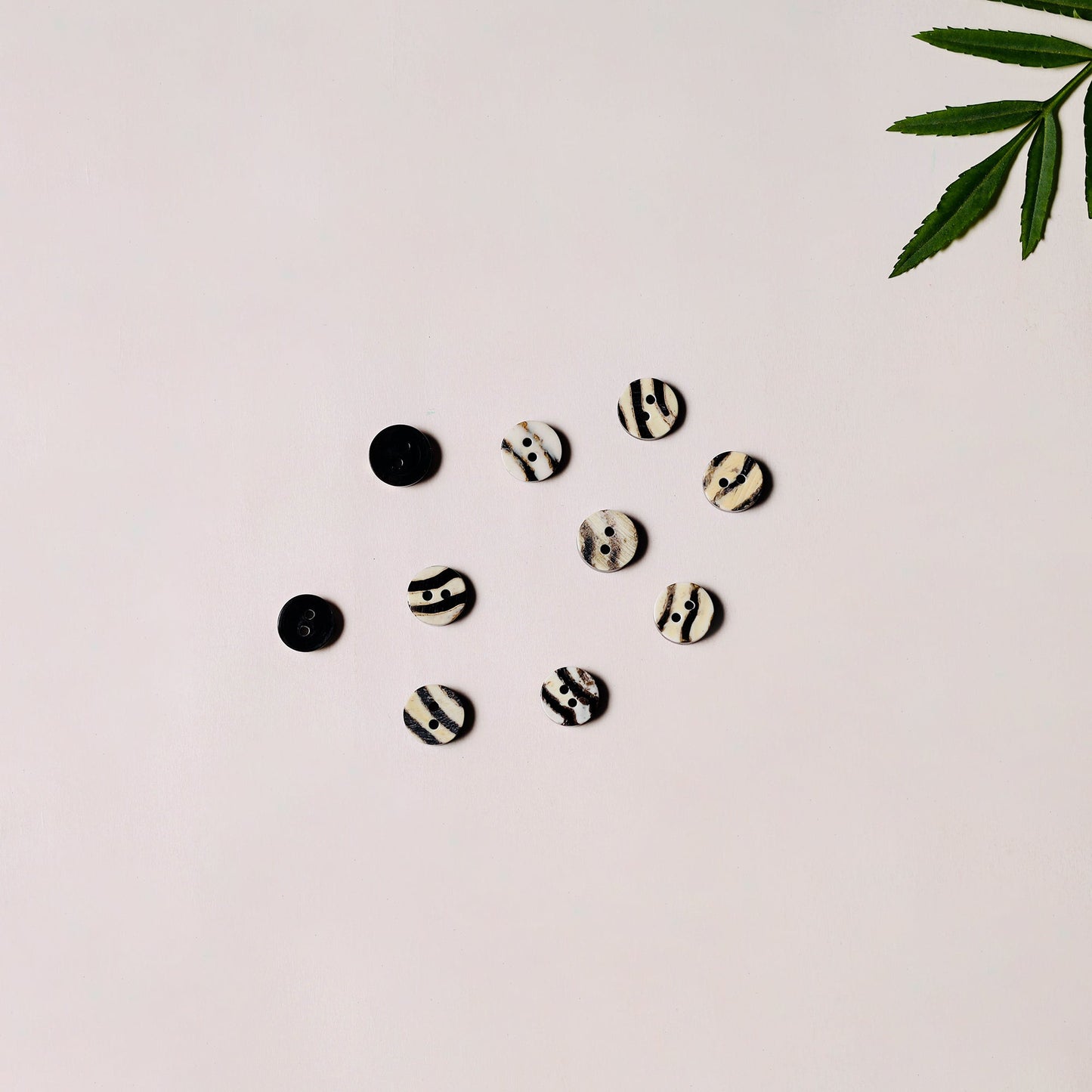 1.2cm hand carved horn clothing button (set of 10) 01