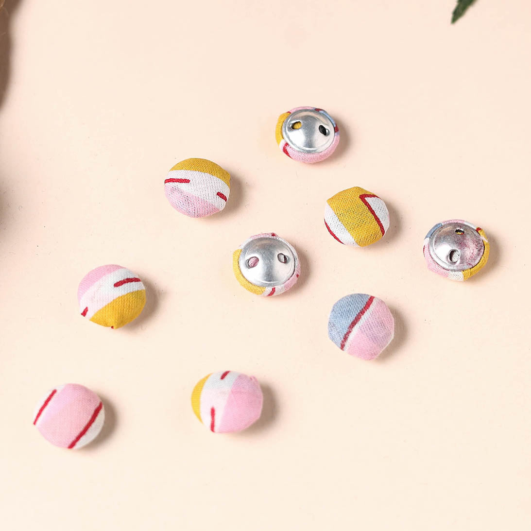  Buttonbaaz Handmade Fabric Button Small 