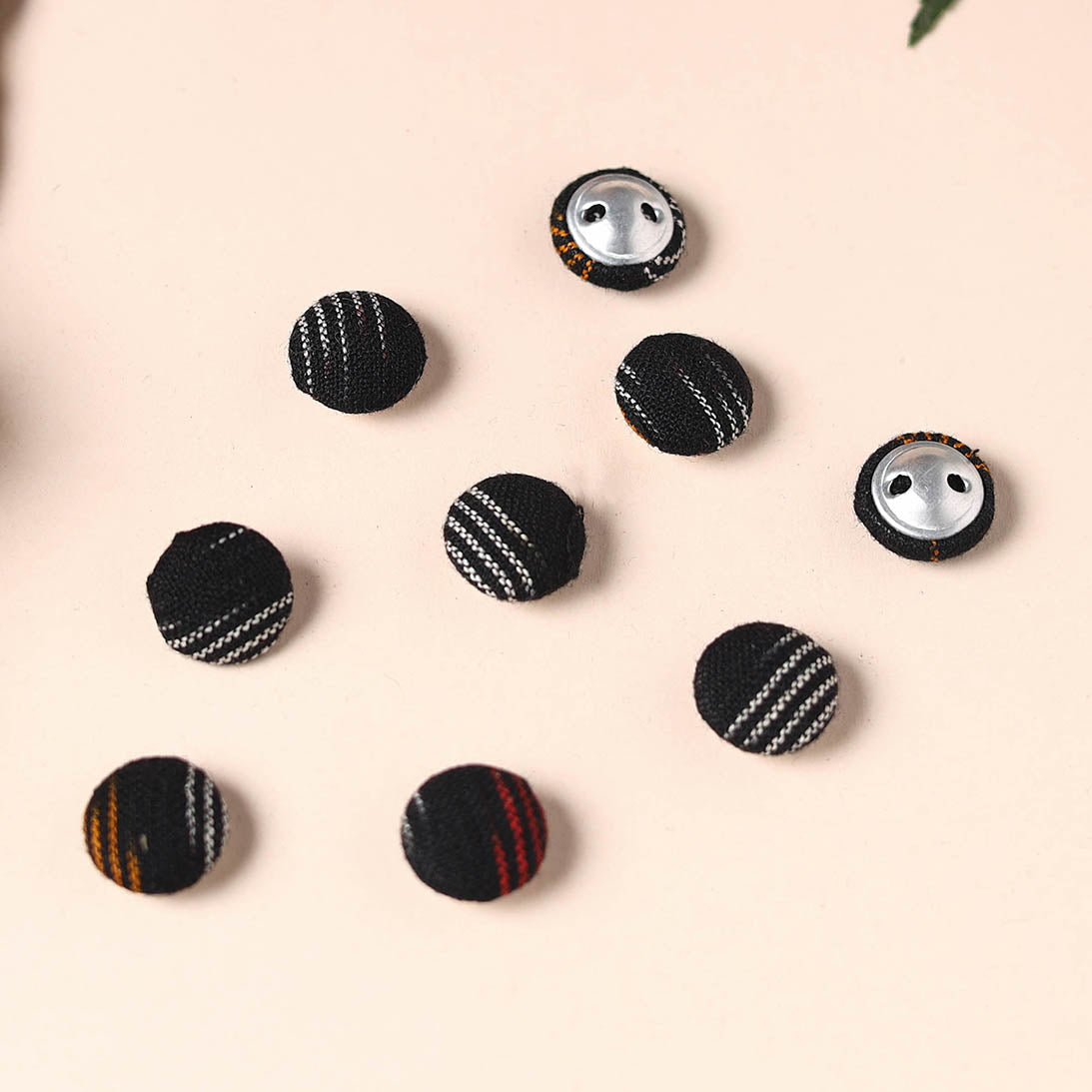  Buttonbaaz Handmade Fabric Button Small 