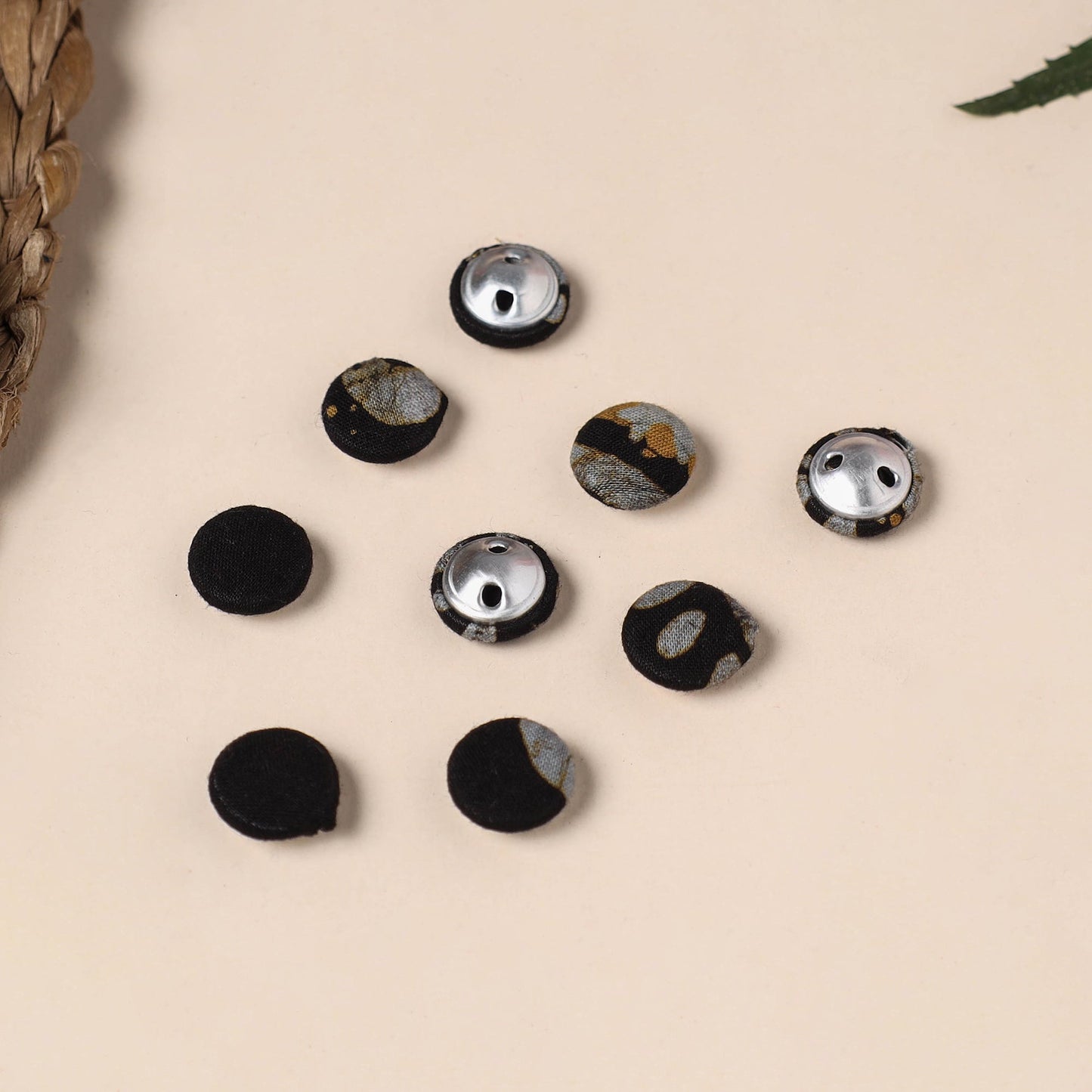  Buttonbaaz Handmade Fabric Button Small 