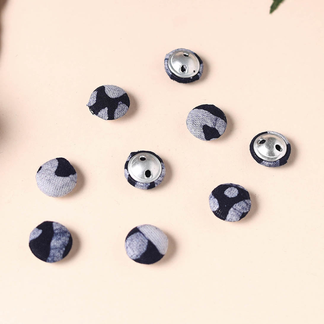  Buttonbaaz Handmade Fabric Button Small 