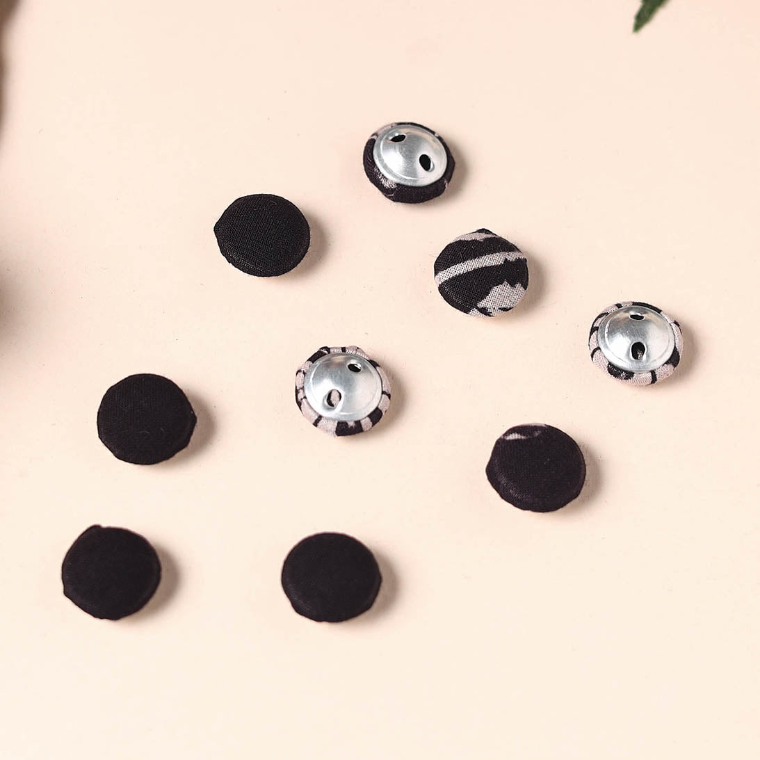  Buttonbaaz Handmade Fabric Button Small 