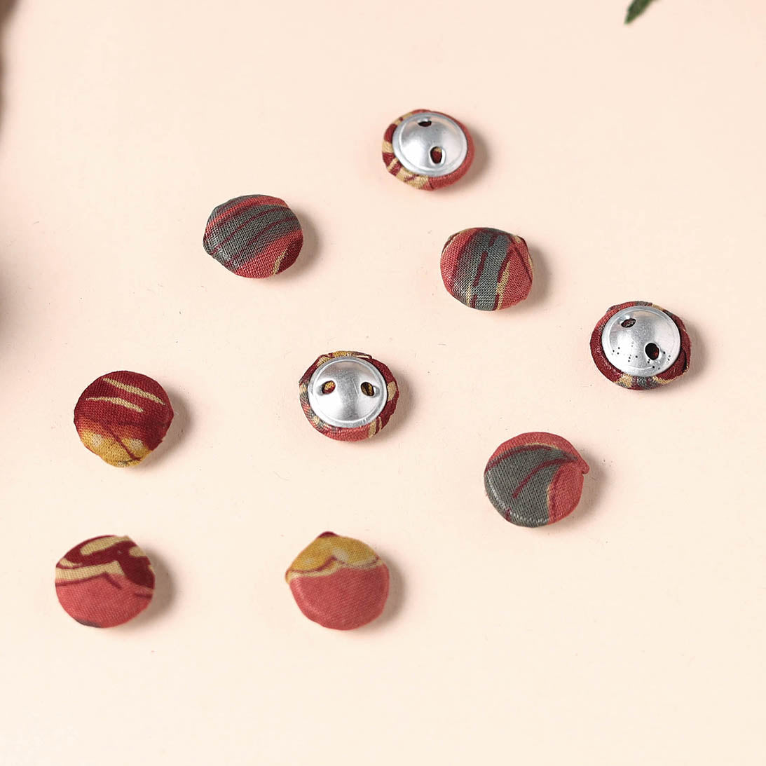  Buttonbaaz Handmade Fabric Button Small 