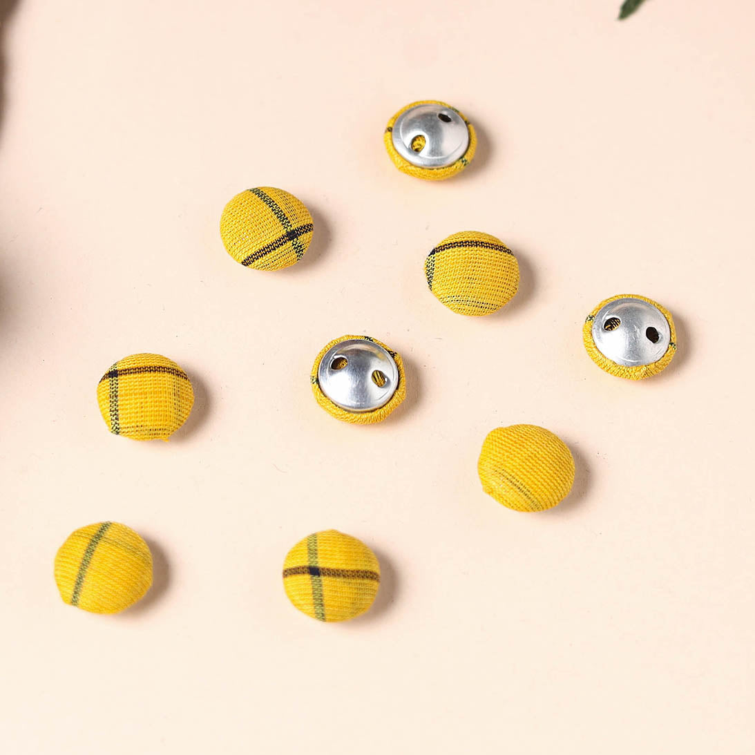  Buttonbaaz Handmade Fabric Button Small 