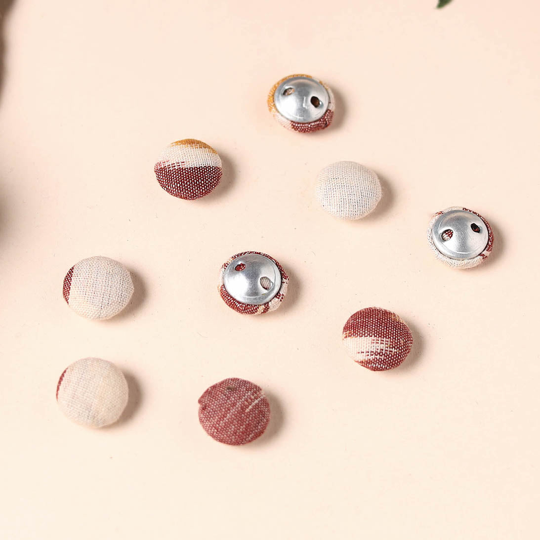  Buttonbaaz Handmade Fabric Button Small 