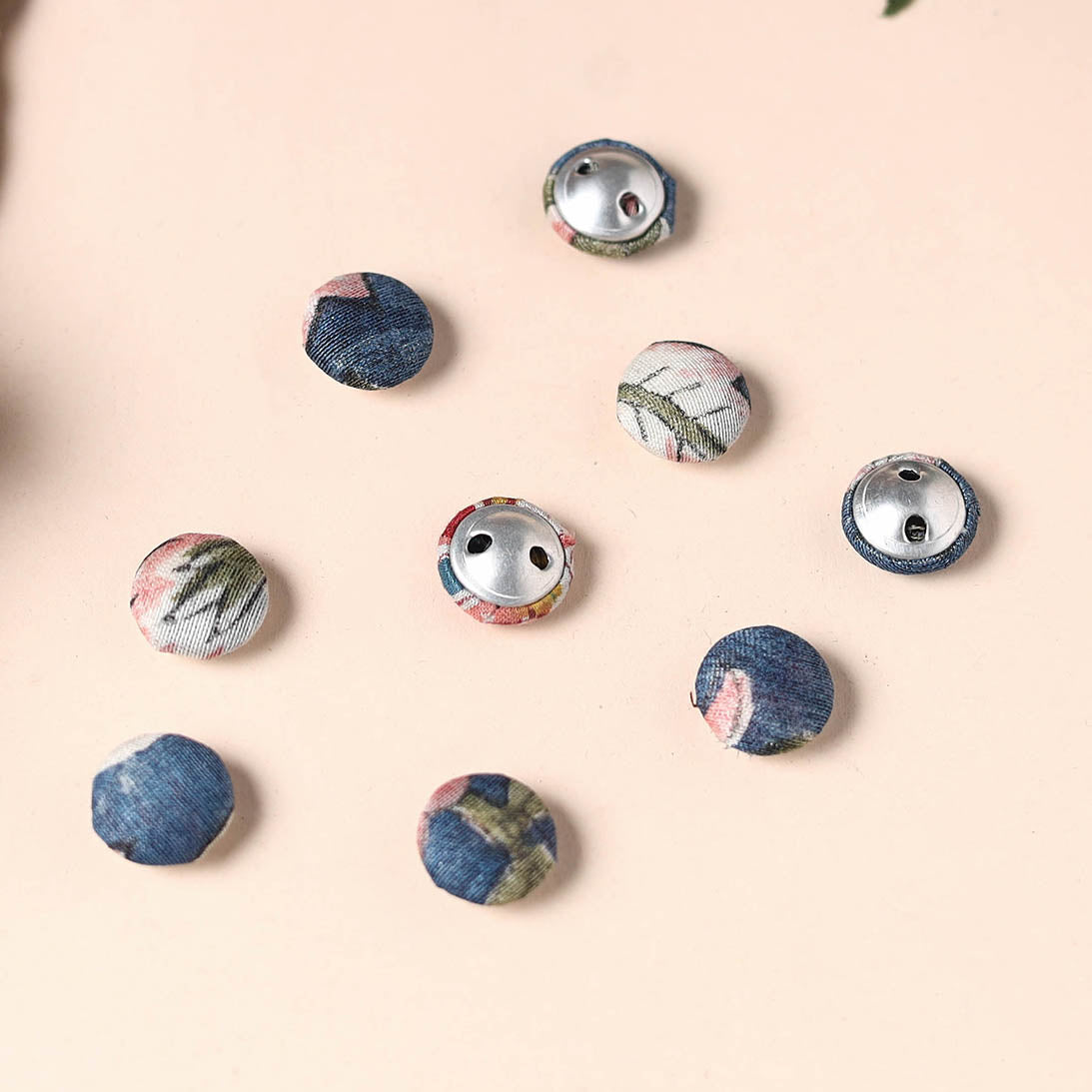  Buttonbaaz Handmade Fabric Button Small 