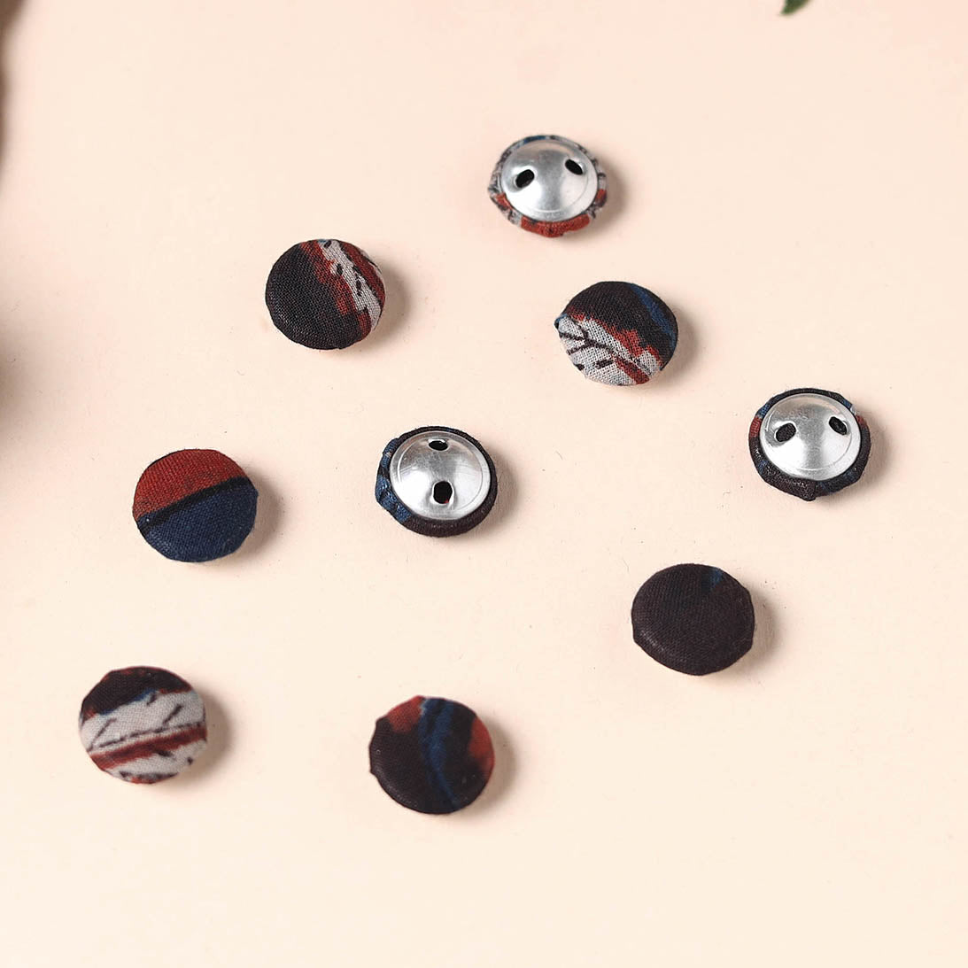  Buttonbaaz Handmade Fabric Button Small 