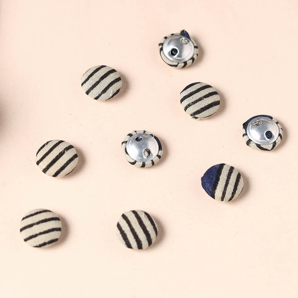  Buttonbaaz Handmade Fabric Button Small 