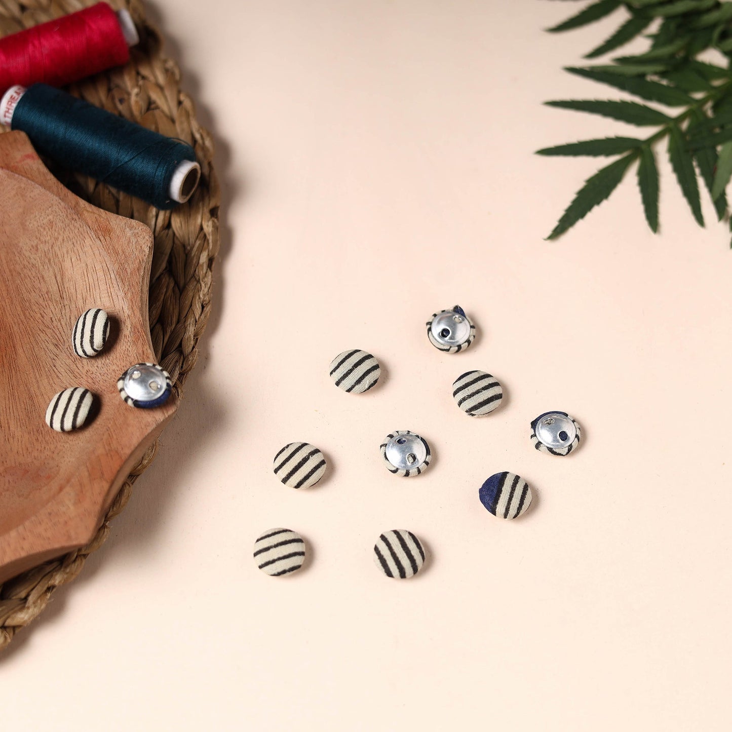  Buttonbaaz Handmade Fabric Button Small 