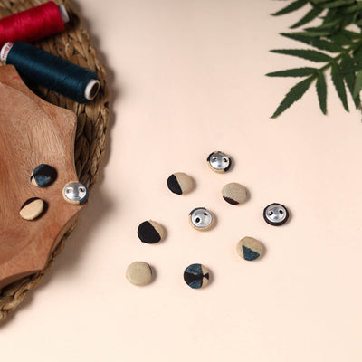  Buttonbaaz Handmade Fabric Button Small 