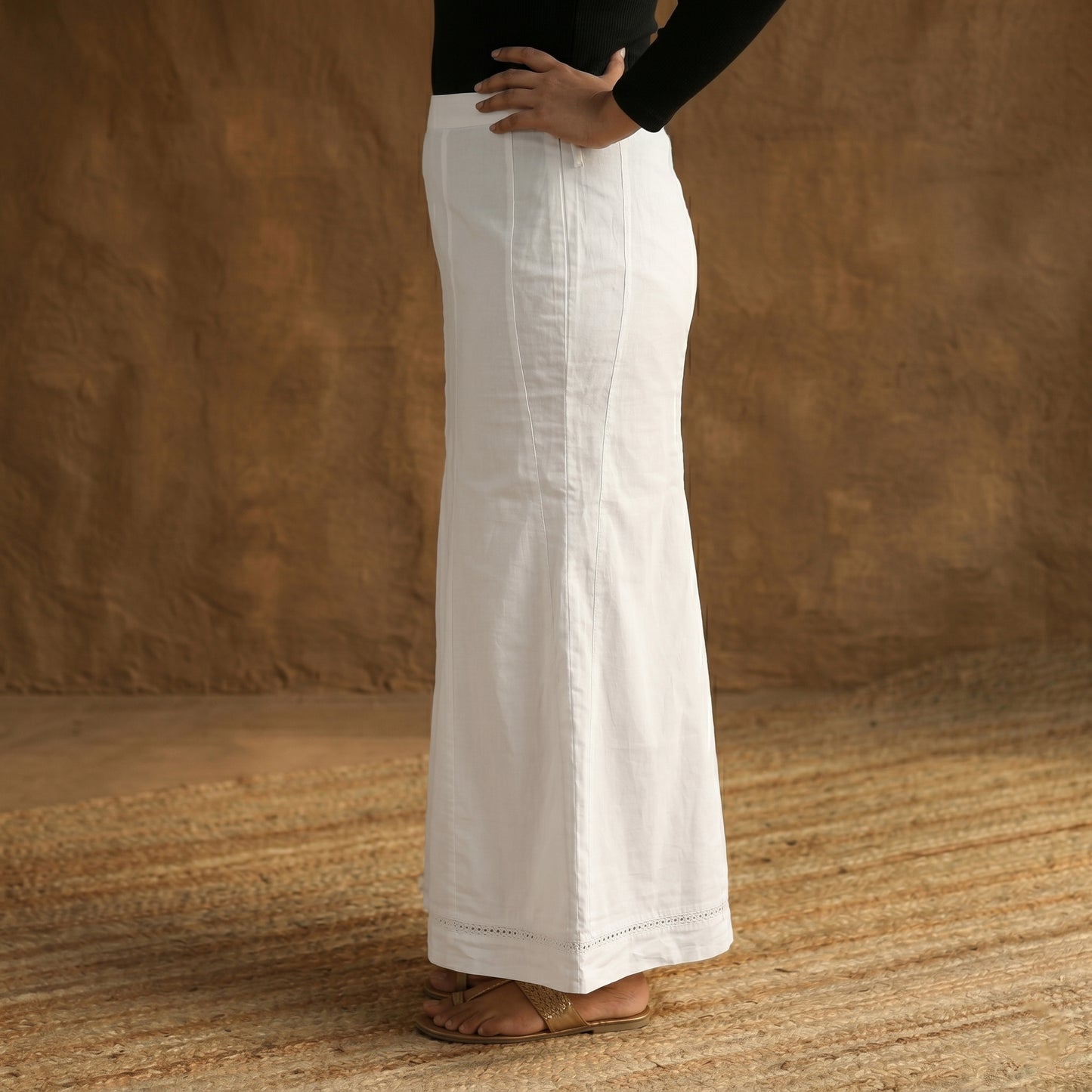 White - Plain Woven Cotton Lycra Inskirt 01