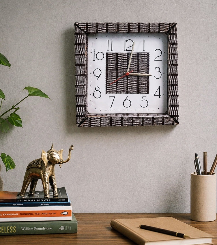 Madur Grass Clock