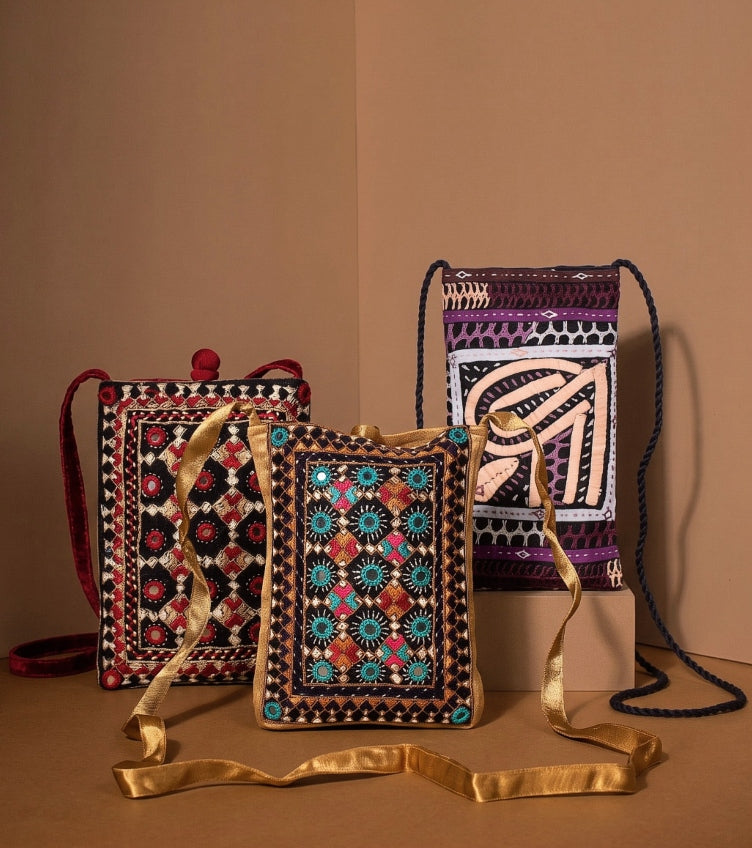 Kutch Mobile Pouches