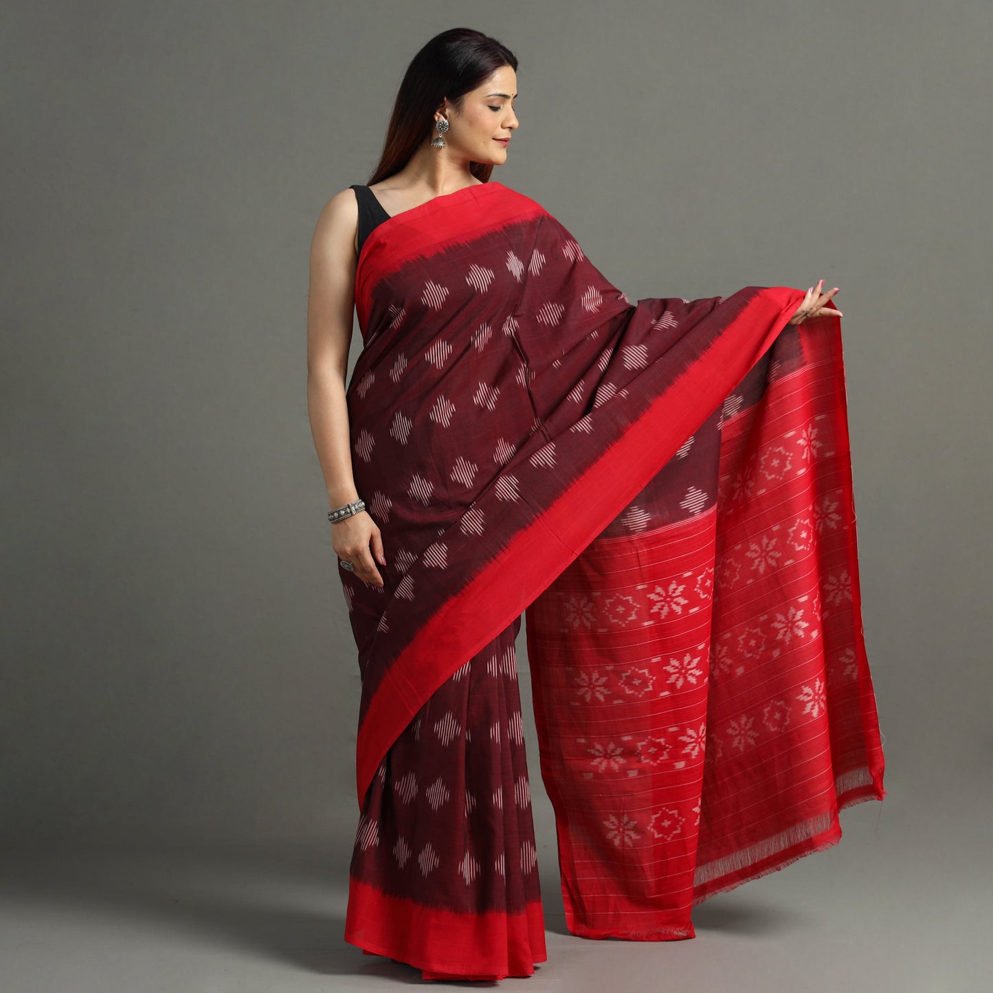 Maroon - Pochampally Ikat Weave Handloom Cotton Saree 05