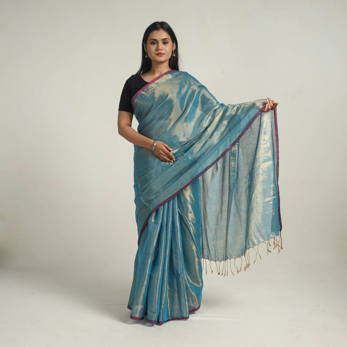 Bengal Fine Tissue Zari Saree 01