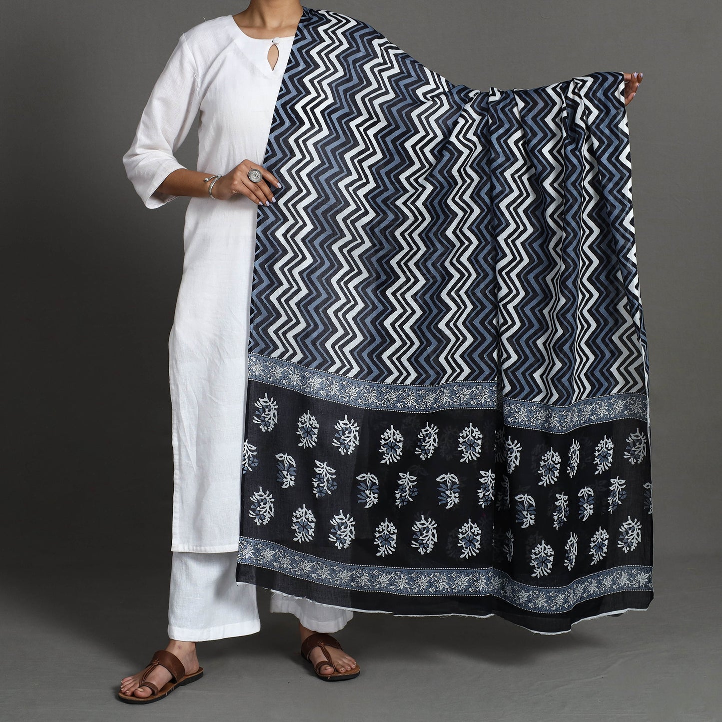 mul cotton dupatta