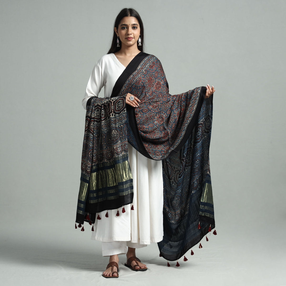 ajrakh dupatta