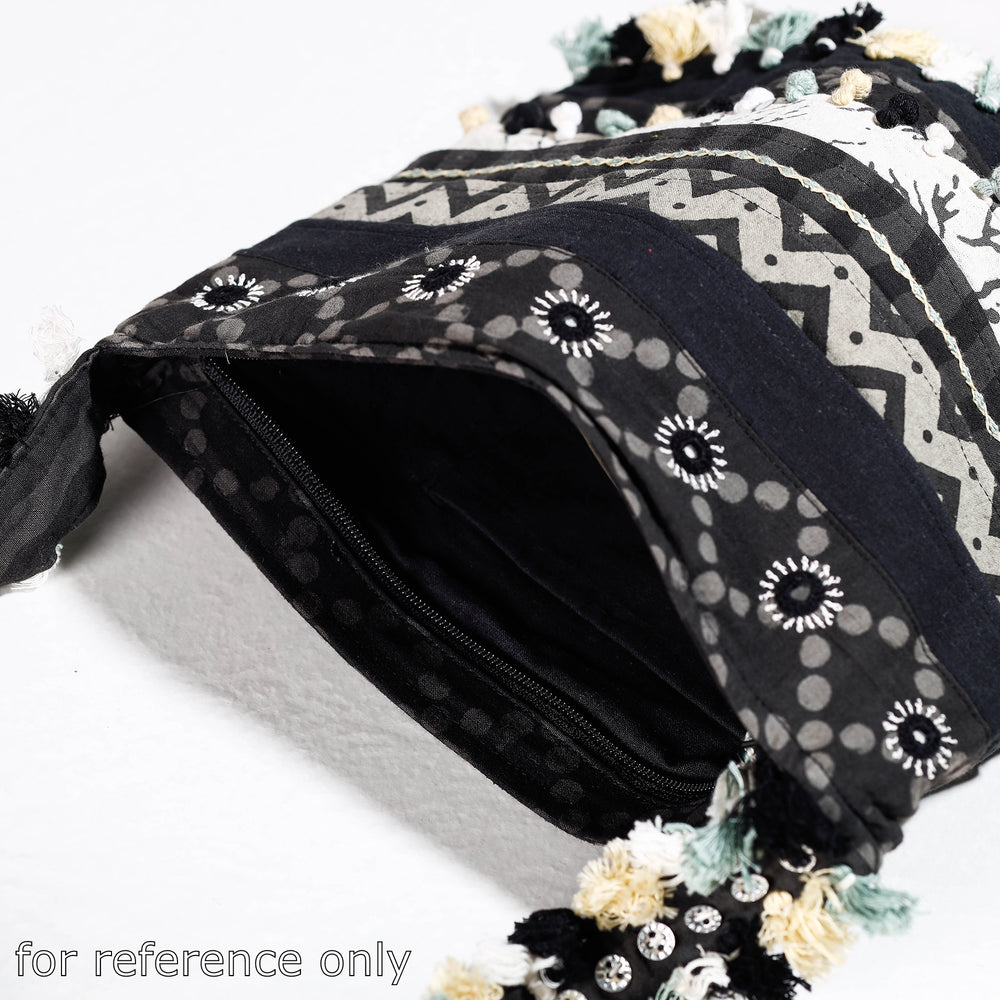 lambani embroidery shoulder bag