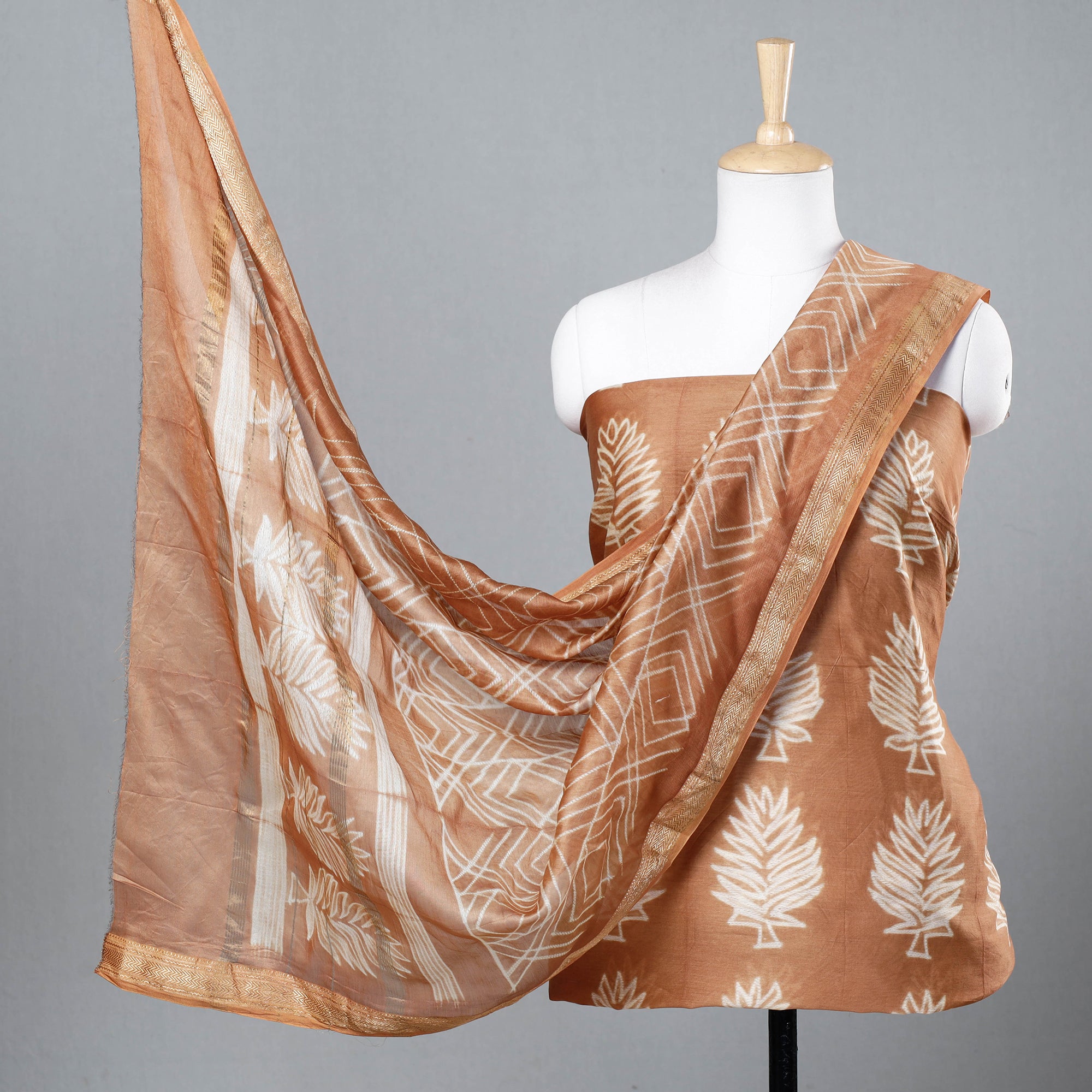 Maheshwari Dress Material with Dupatta (Design No. M0003) at Best Price in  Pune