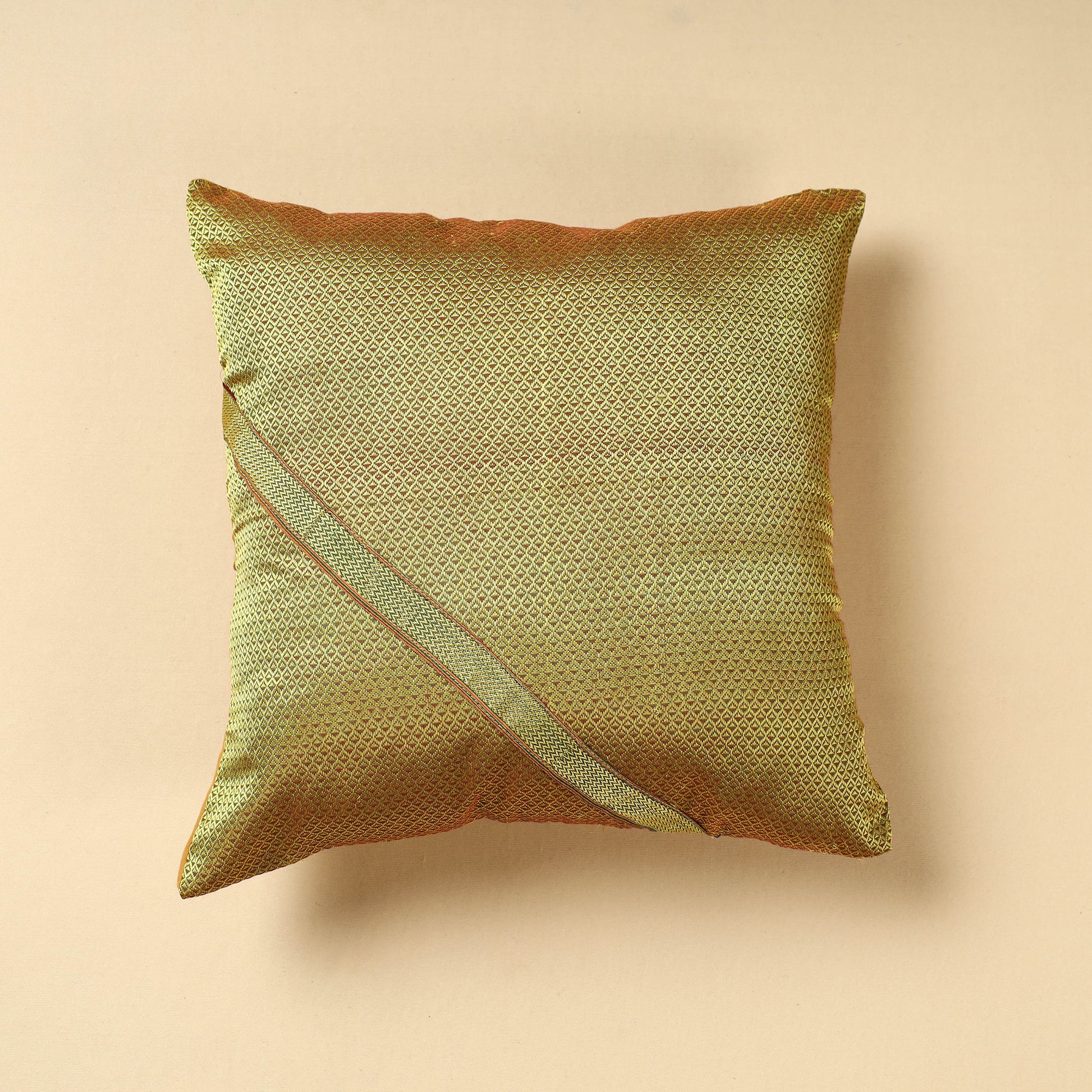 khun cushion cover 