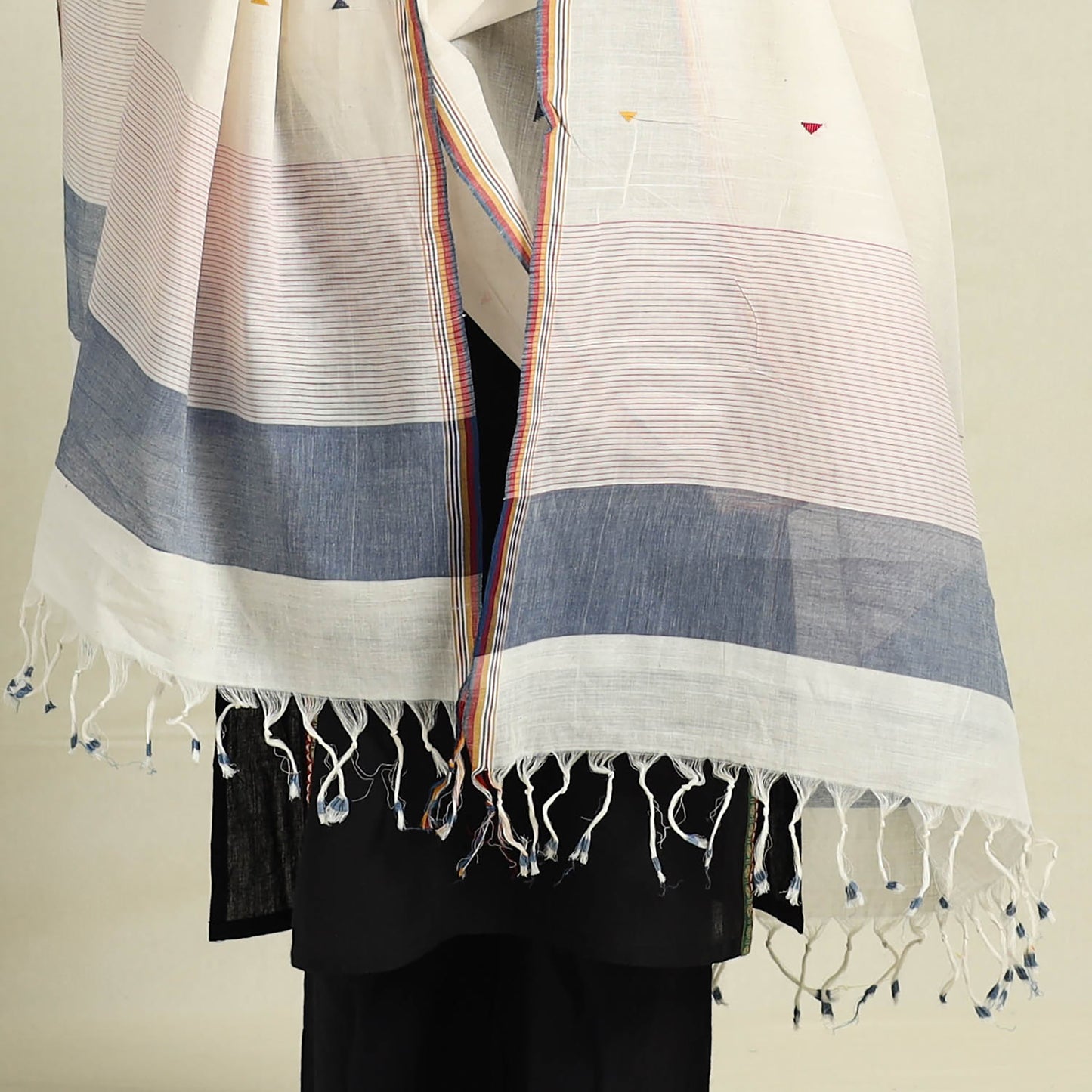 Buy White Handloom Cotton Srikakulam Jamdani Dupatta