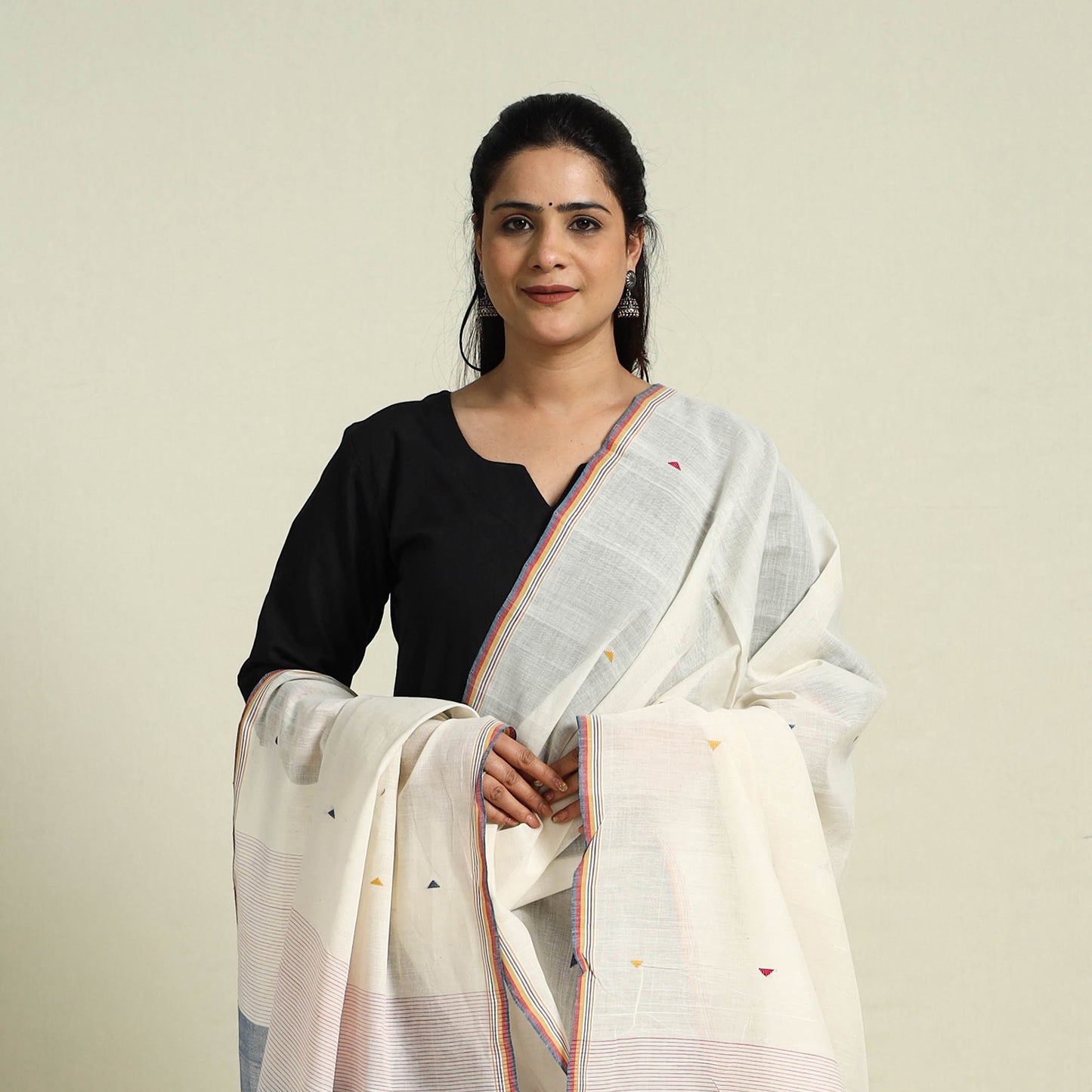 Buy White Handloom Cotton Srikakulam Jamdani Dupatta