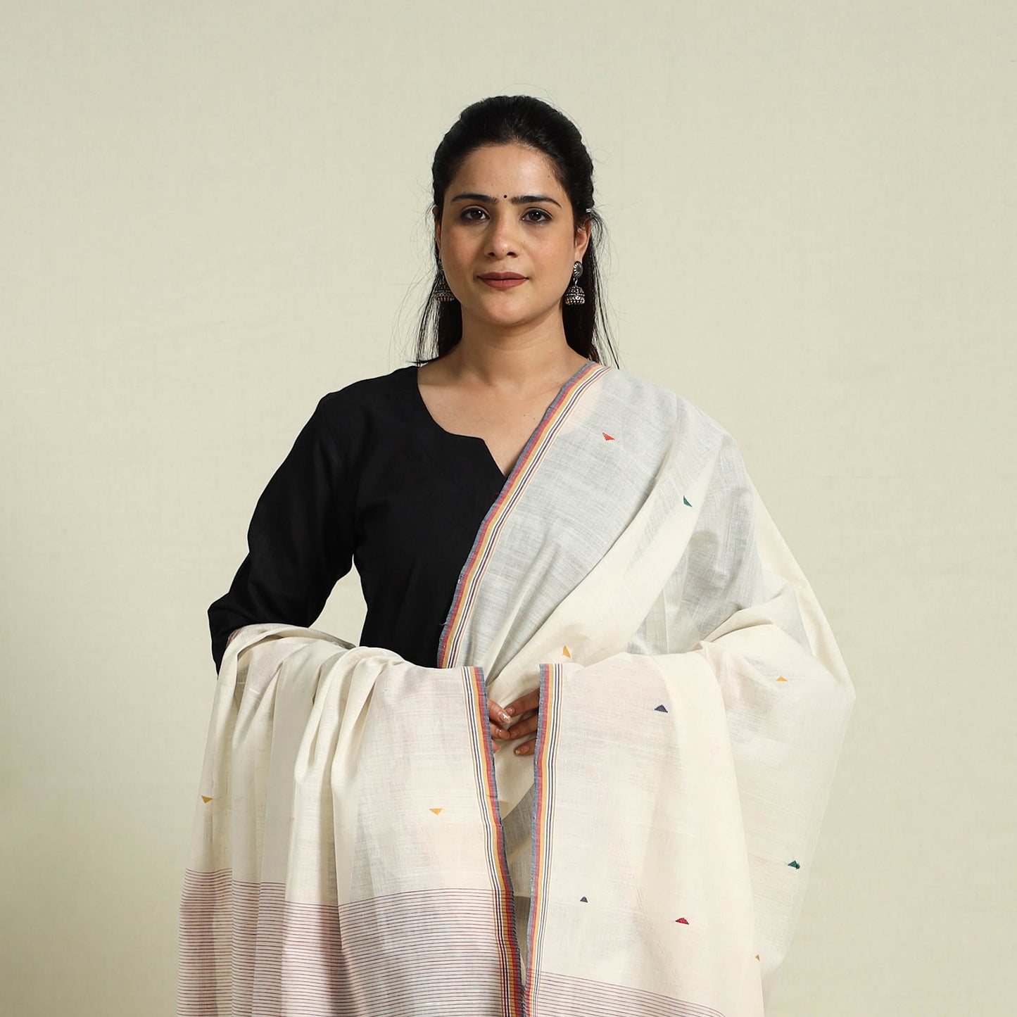 Buy White Handloom Cotton Srikakulam Jamdani Dupatta