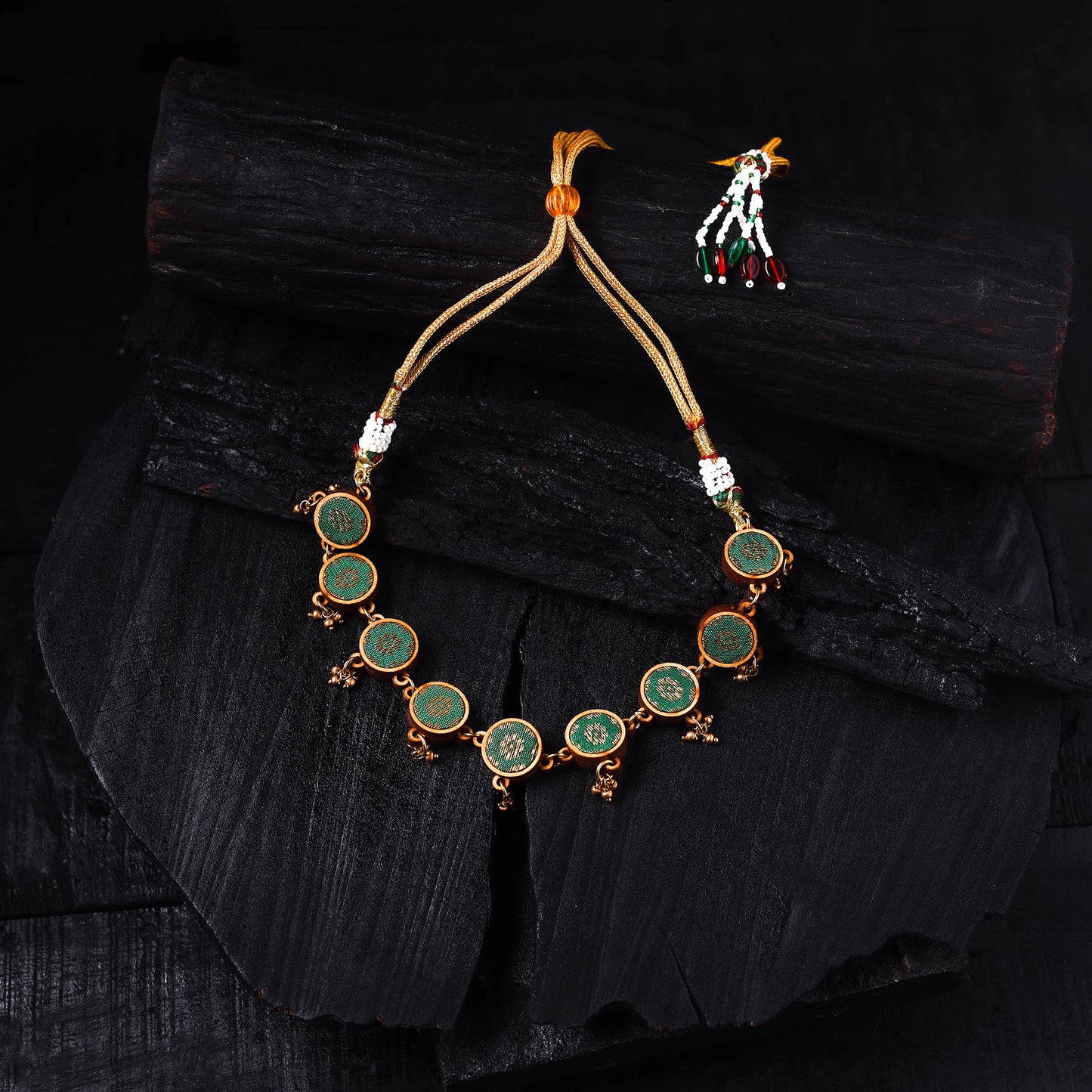 WHE Green Handmade Repurposed Brocade Fabric & Wood Choker Necklace 19
