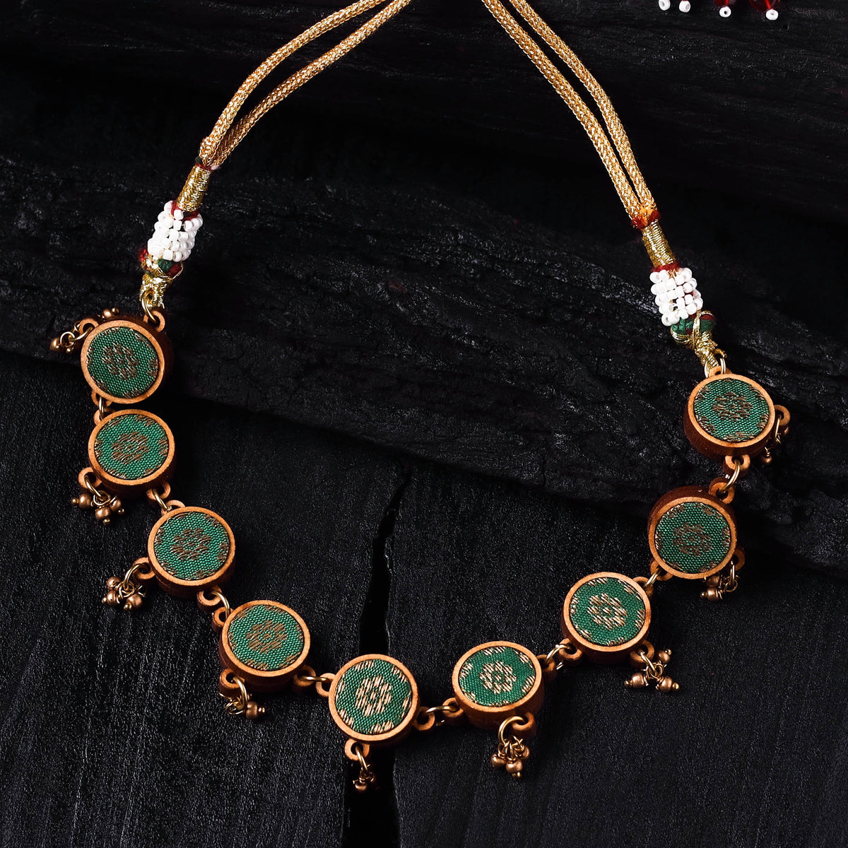 WHE Green Handmade Repurposed Brocade Fabric & Wood Choker Necklace 19