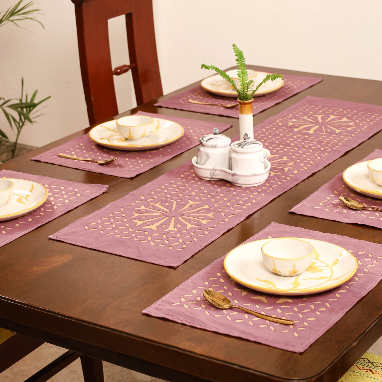 Barmer Applique Cutwork Dining Table Runner with Mat Set 22