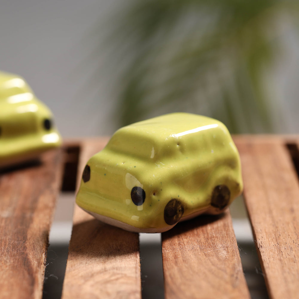 Car - Handcrafted Ceramic Toys (Set of 2)