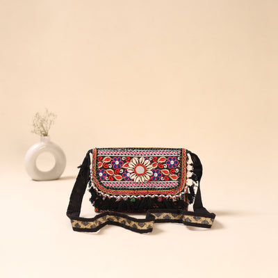 Khambadiya Patchwork Sling Bag 38