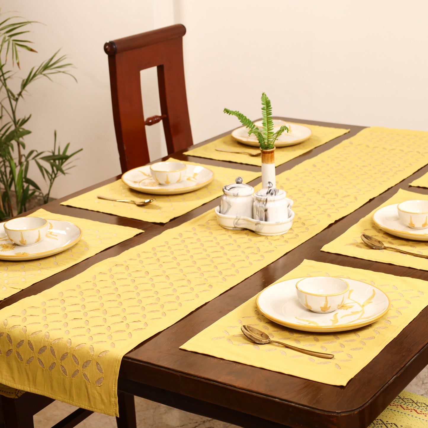 Barmer Applique Cutwork Dining Table Runner with Mat Set 57