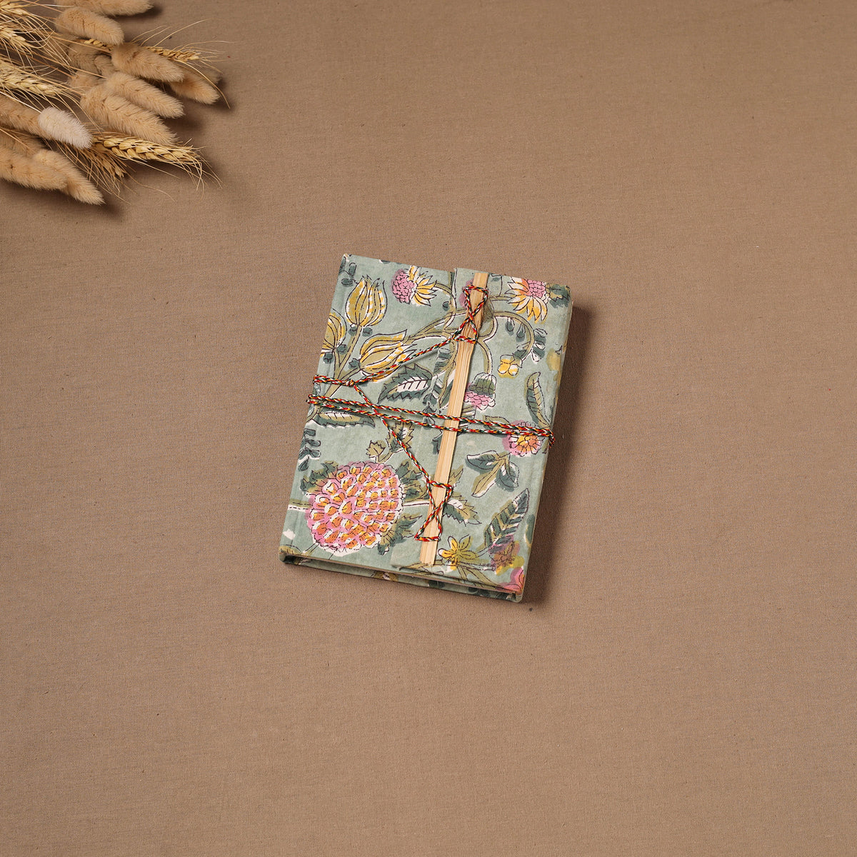 Handmade Paper Notebook in Floral Cover with Thread Lock (7 x 5 in) 08