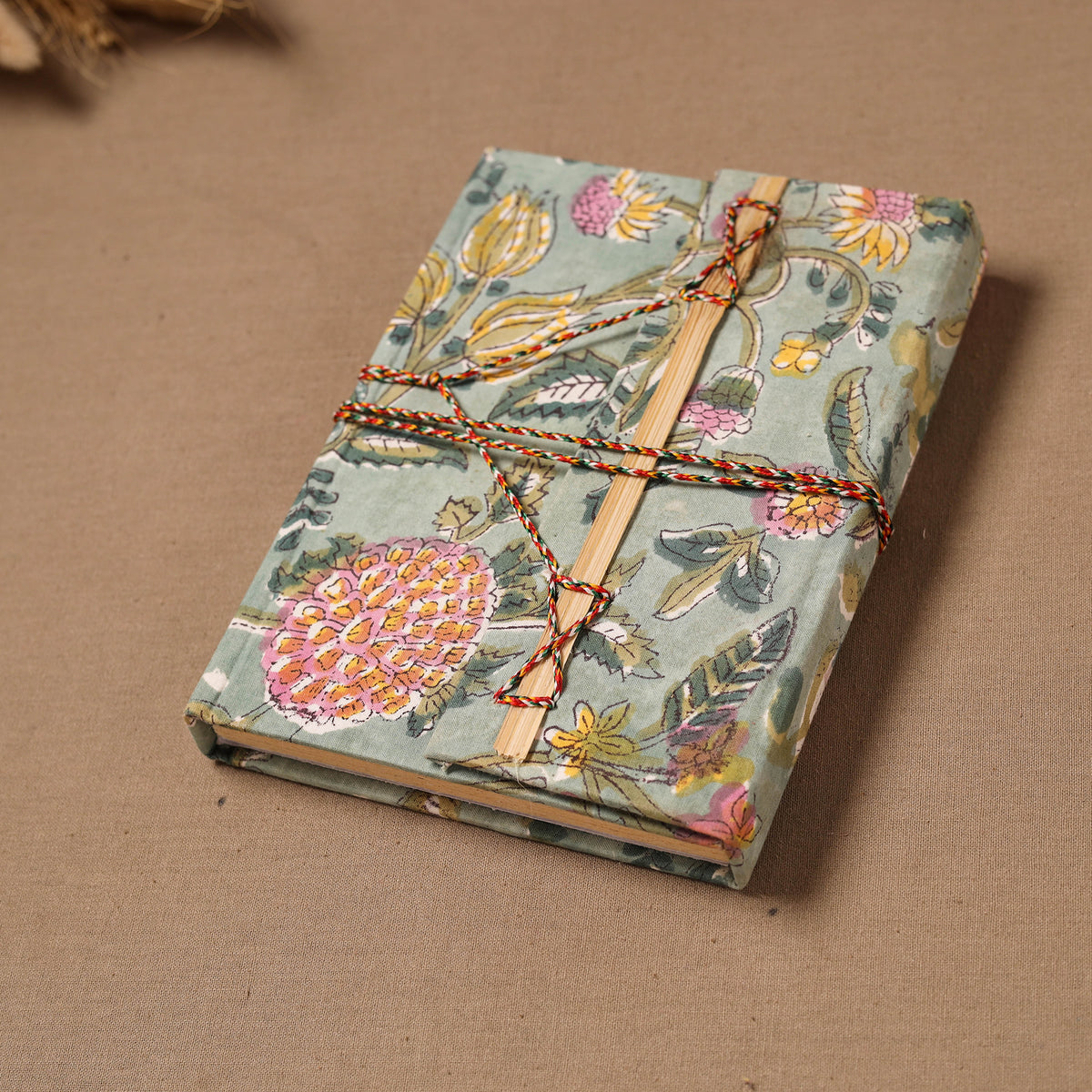 Handmade Paper Notebook in Floral Cover with Thread Lock (7 x 5 in) 08