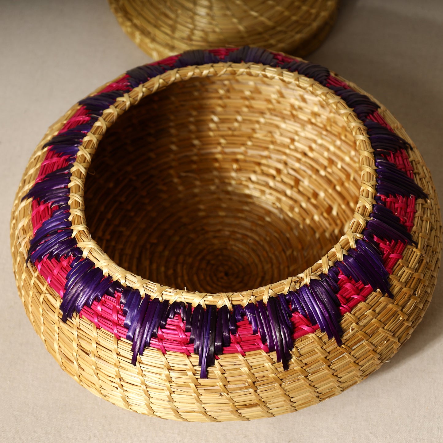 Handmade Sikki Grass Multipurpose Basket with Lid (Big)