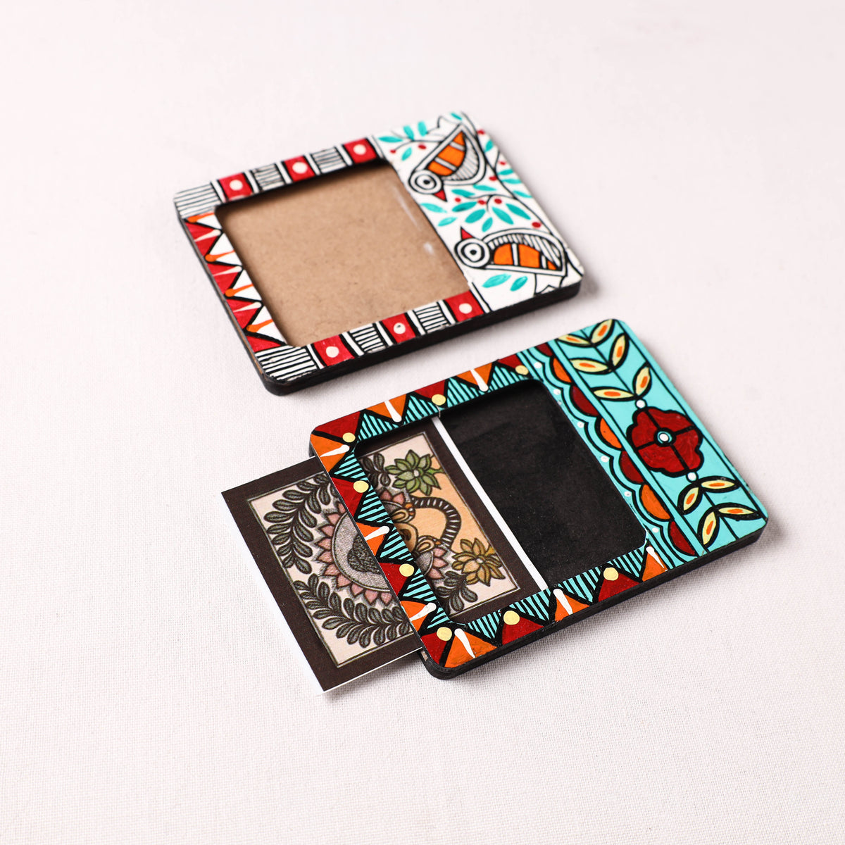 Madhubani Handpainted Wooden Photo Frame Fridge Magnet (Set of 2) 01