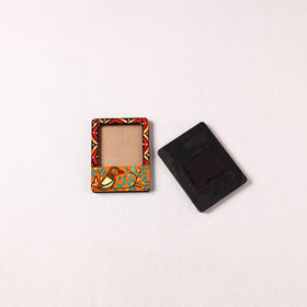 Madhubani Handpainted Wooden Photo Frame Fridge Magnet (Set of 2) 12