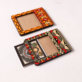 Madhubani Handpainted Wooden Photo Frame Fridge Magnet (Set of 2) 14