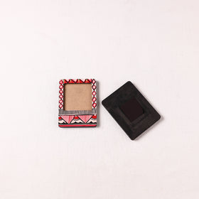 Madhubani Handpainted Wooden Photo Frame Fridge Magnet (Set of 2) 18