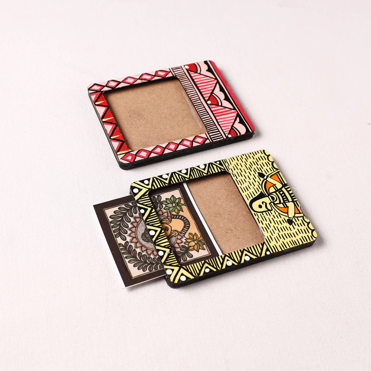 Madhubani Handpainted Wooden Photo Frame Fridge Magnet (Set of 2) 18