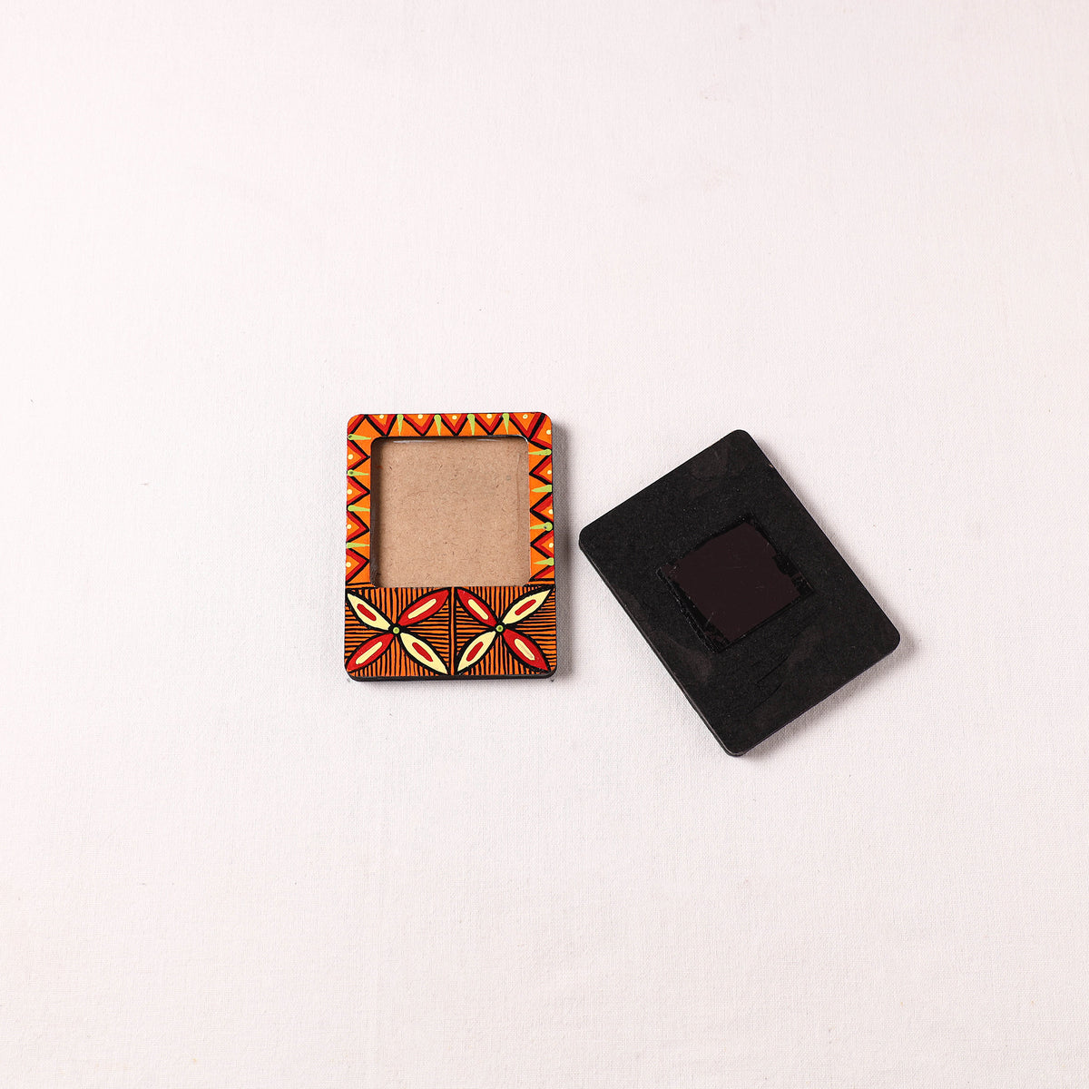 Madhubani Handpainted Wooden Photo Frame Fridge Magnet (Set of 2) 21
