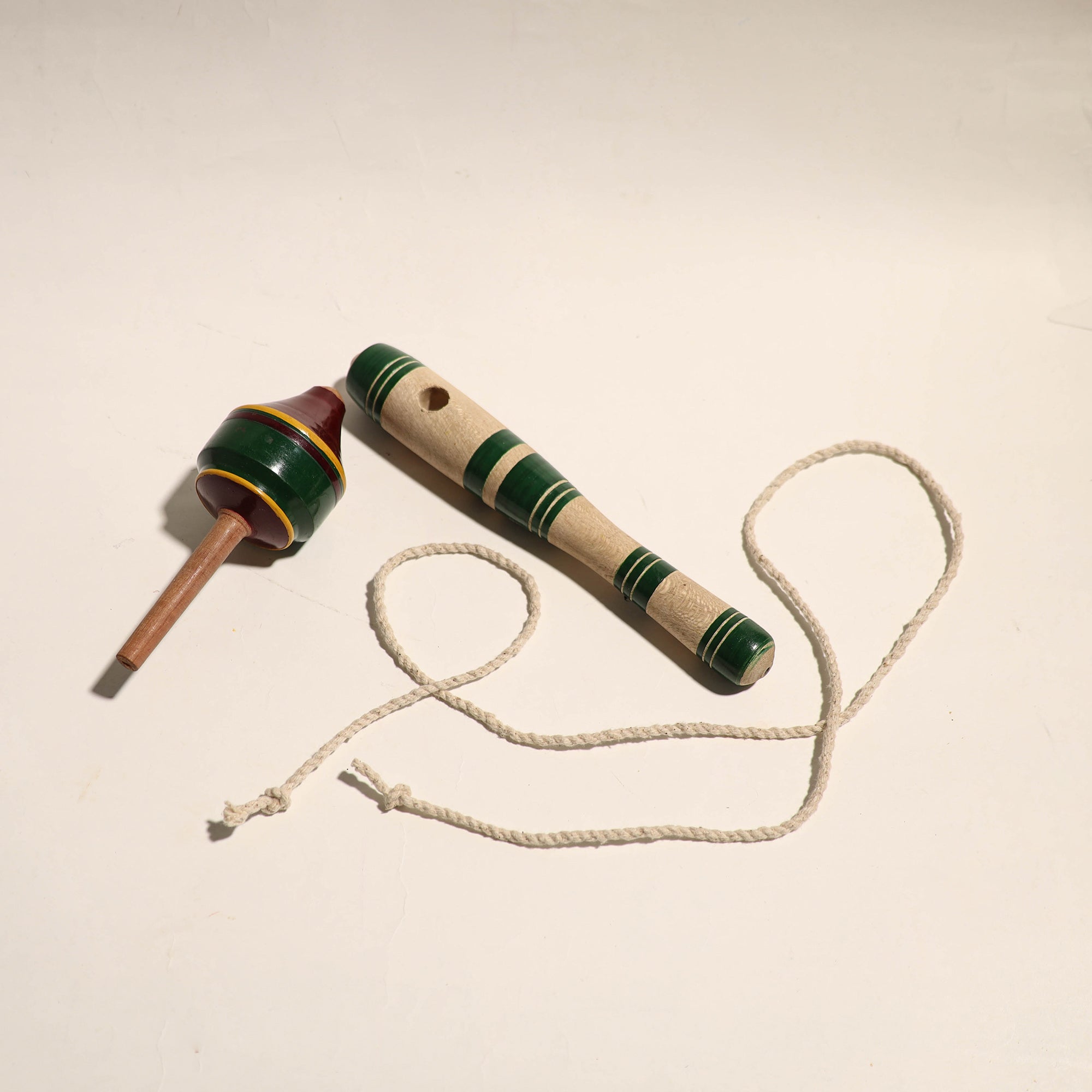  Handmade Lacquered Wooden Spinning Top - Lattu