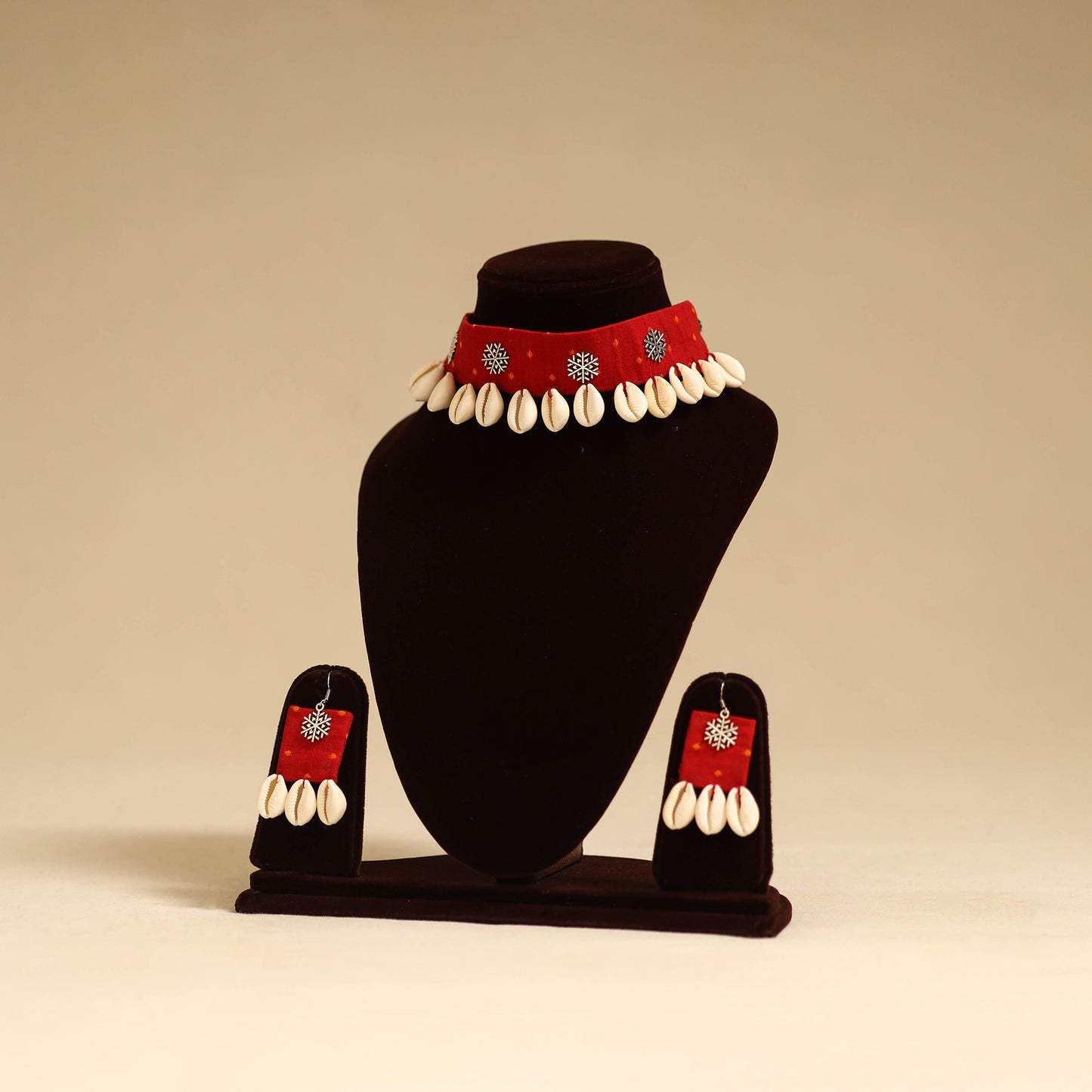 Red - german silver fabart choker necklace set with shell