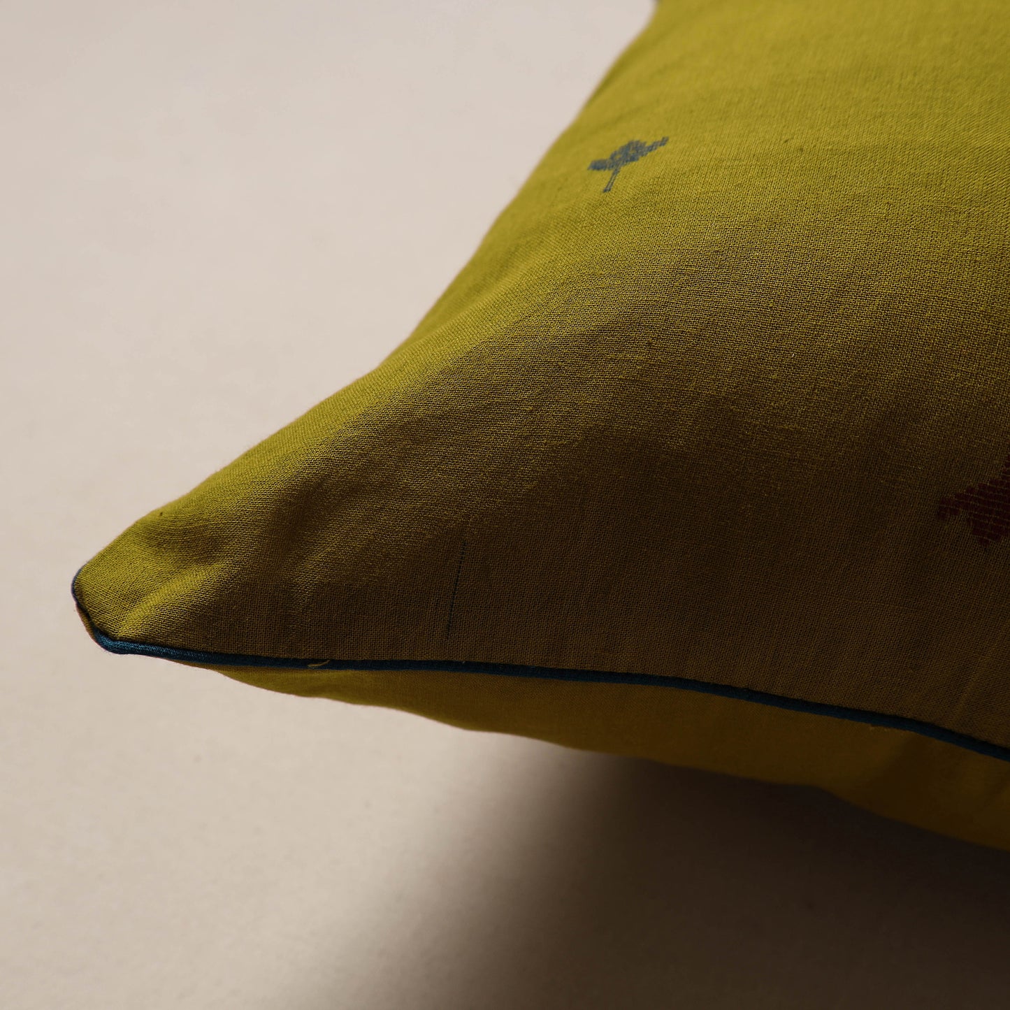 Jacquard Weave Cushion Cover (16 x 16 in) 08